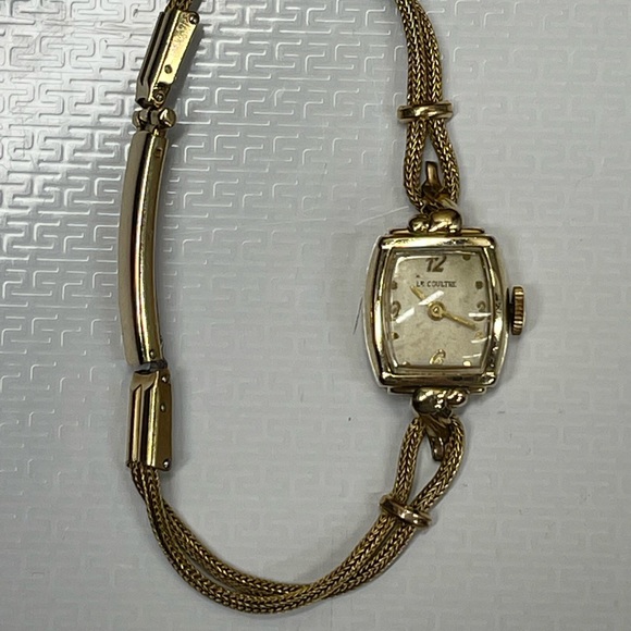 Vintage 1940s LeCoultre 10k Gold Case Ladies Watch - Picture 2 of 4